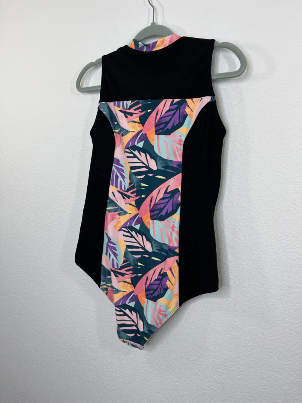 Torrid Active Wireless Sleeveless Rashguard One Piece Swimsuit size 0 = 12 - Picture 6 of 12